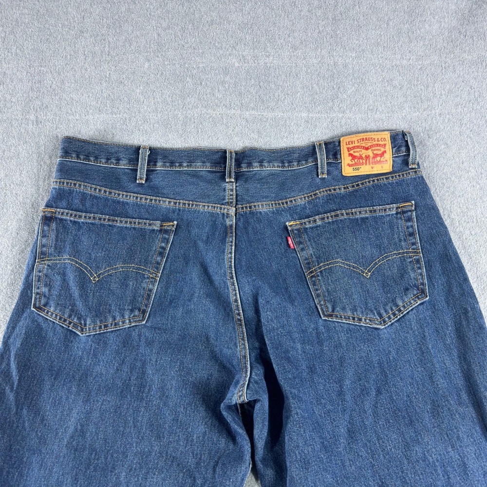 Levi's 550 Jeans Mens 46x30 (29") Medium Wash Relaxed Straight